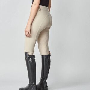 Thomas Cook Equestrian Women's white asparagus Full Seat Riding Pants 30 or 9/10
